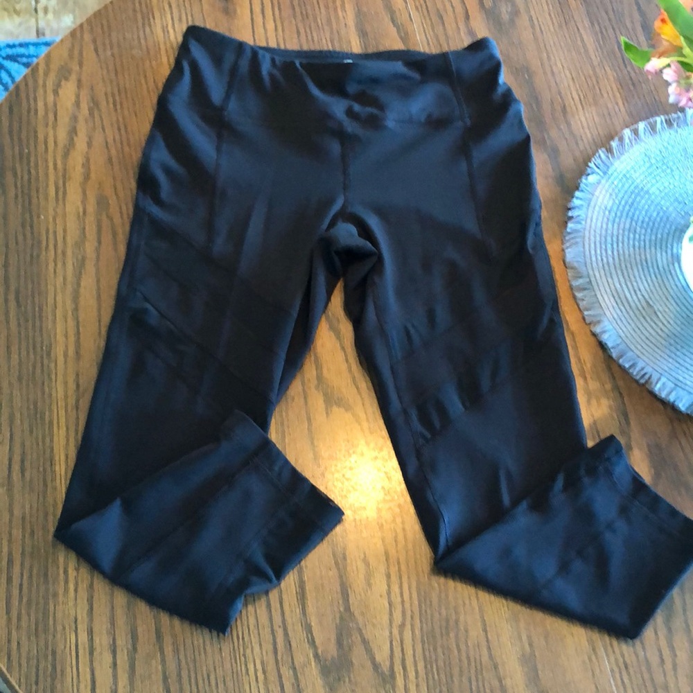 Mesh Capris